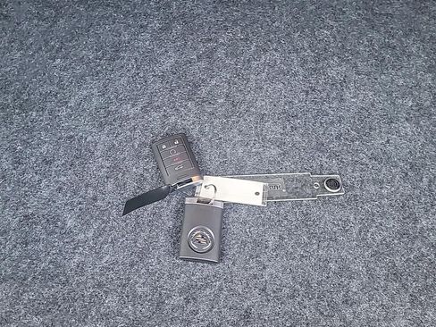 Used 2013 Cadillac XTS Luxury w/ Driver Awareness Package image 22