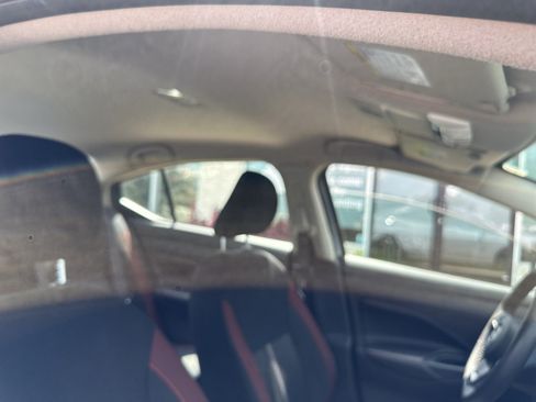 Used 2024 Nissan Versa SR FWD image 12