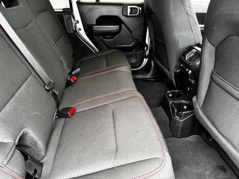 Used 2023 Jeep Wrangler Unlimited Rubicon w/ Cold Weather Group image 16