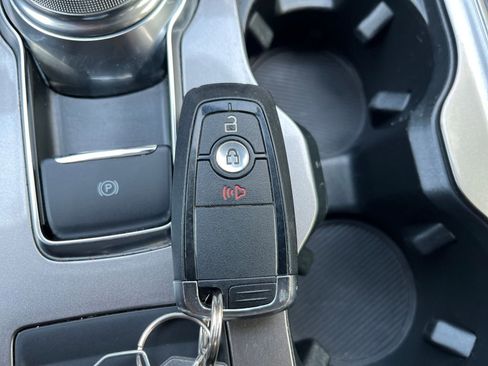 Used 2024 Ford Edge SEL image 22