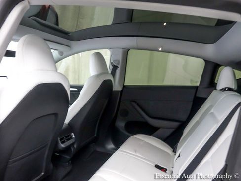 Used 2024 Tesla Model Y Long Range image 15