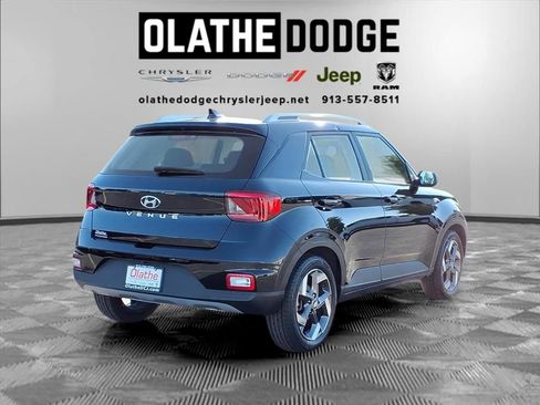 Used 2022 Hyundai Venue SEL image 6