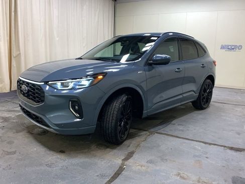 Used 2023 Ford Escape ST-Line Elite image 7