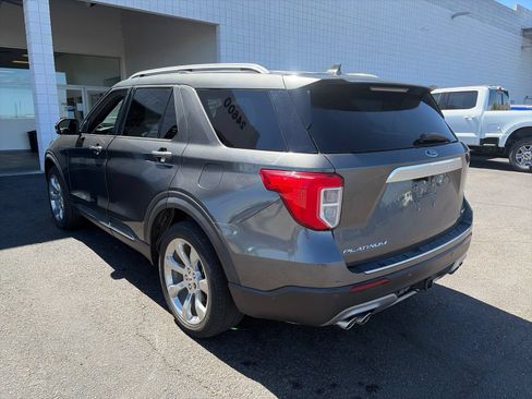 Used 2020 Ford Explorer Platinum w/ Premium Technology Package AWD/4WD image 3