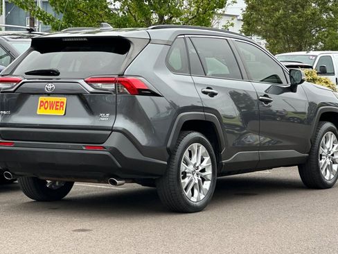 Used 2019 Toyota RAV4 XLE Premium w/ Advanced Technology Package AWD/4WD image 4