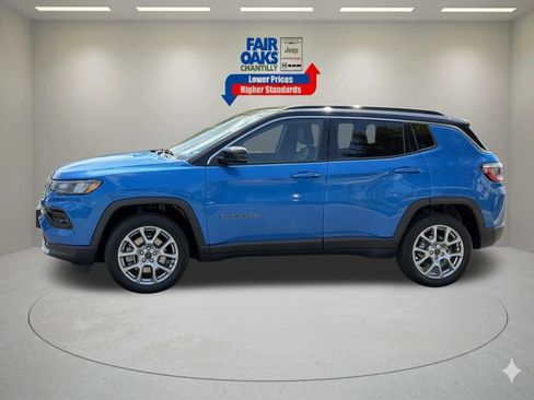 Certified 2025 Jeep Compass Limited AWD/4WD image 12