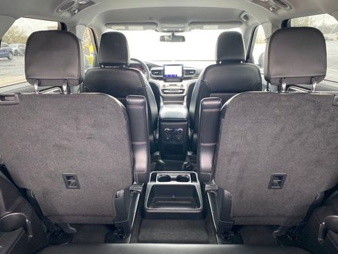 Used 2021 Ford Explorer XLT w/ Equipment Group 202A image 21