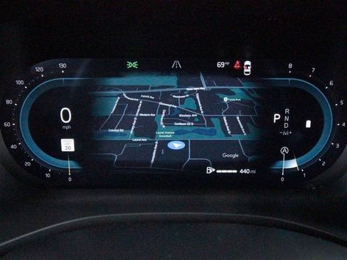 Certified 2025 Volvo XC60 B5 Plus image 18