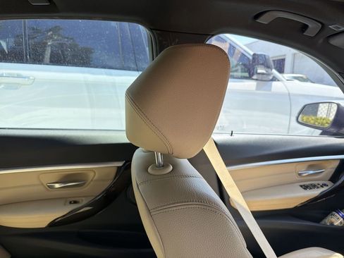 Used 2018 BMW 340i Sedan RWD image 14
