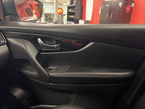 Used 2021 Nissan Rogue Sport SL w/ Premium Package image 27