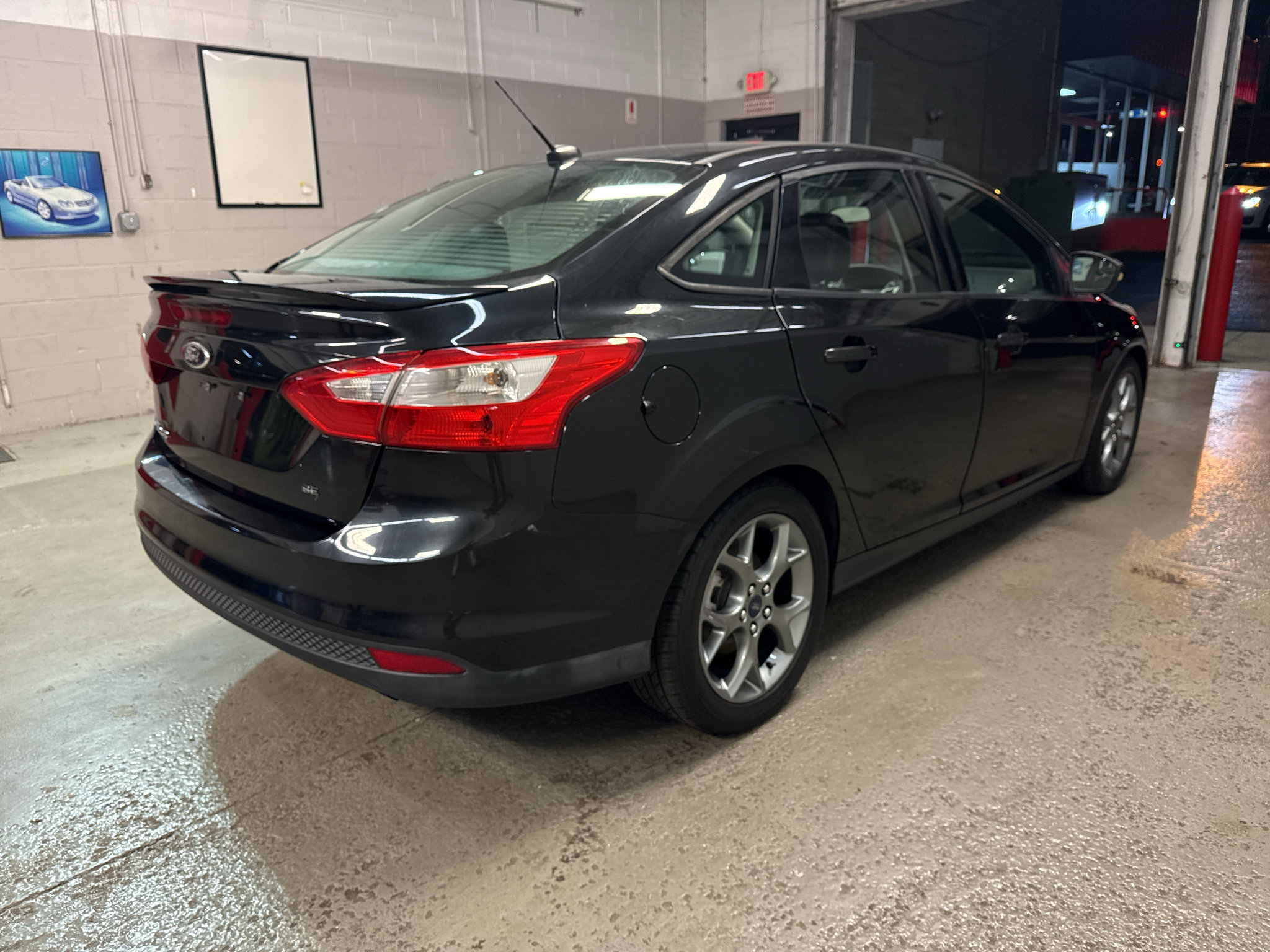Used 2014 Ford Focus SE w/ Equipment Group 201A FWD image 8
