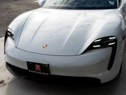 Used 2020 Porsche Taycan 4S image 14