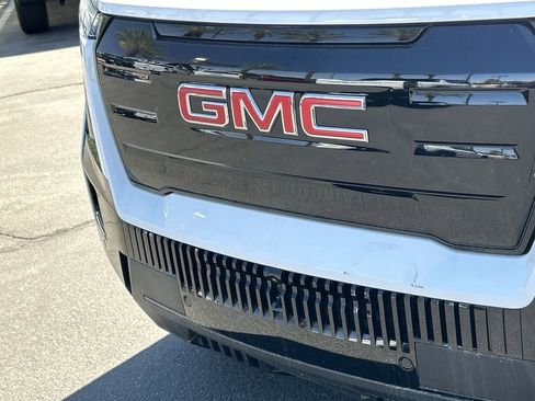 New 2026 GMC Sierra EV Elevation w/ Premium Package AWD/4WD image 30