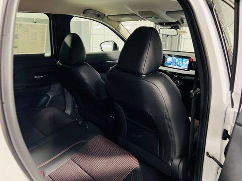 New 2026 Nissan Kicks SR FWD image 29
