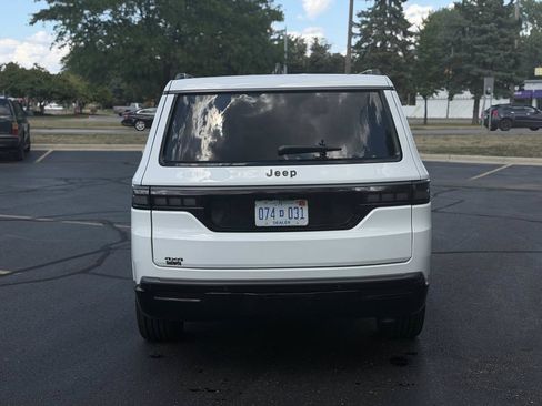 Used 2026 Jeep Grand Wagoneer Limited AWD/4WD image 6
