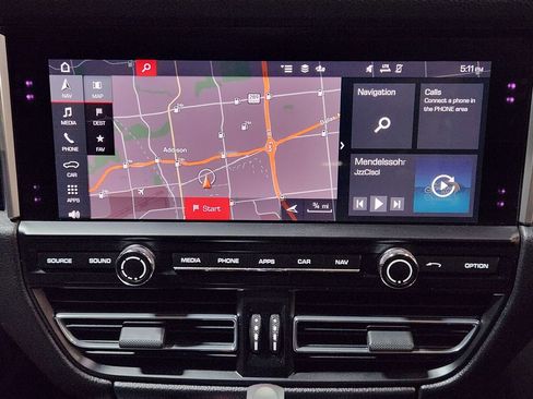 Used 2021 Porsche Macan image 37