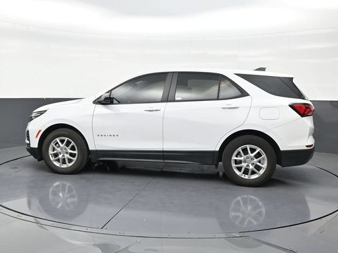 Used 2024 Chevrolet Equinox LS FWD image 2