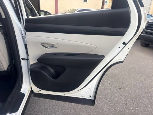 Used 2025 Hyundai Tucson SEL FWD image 16