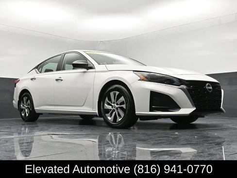 Used 2025 Nissan Altima 2.5 S FWD image 27
