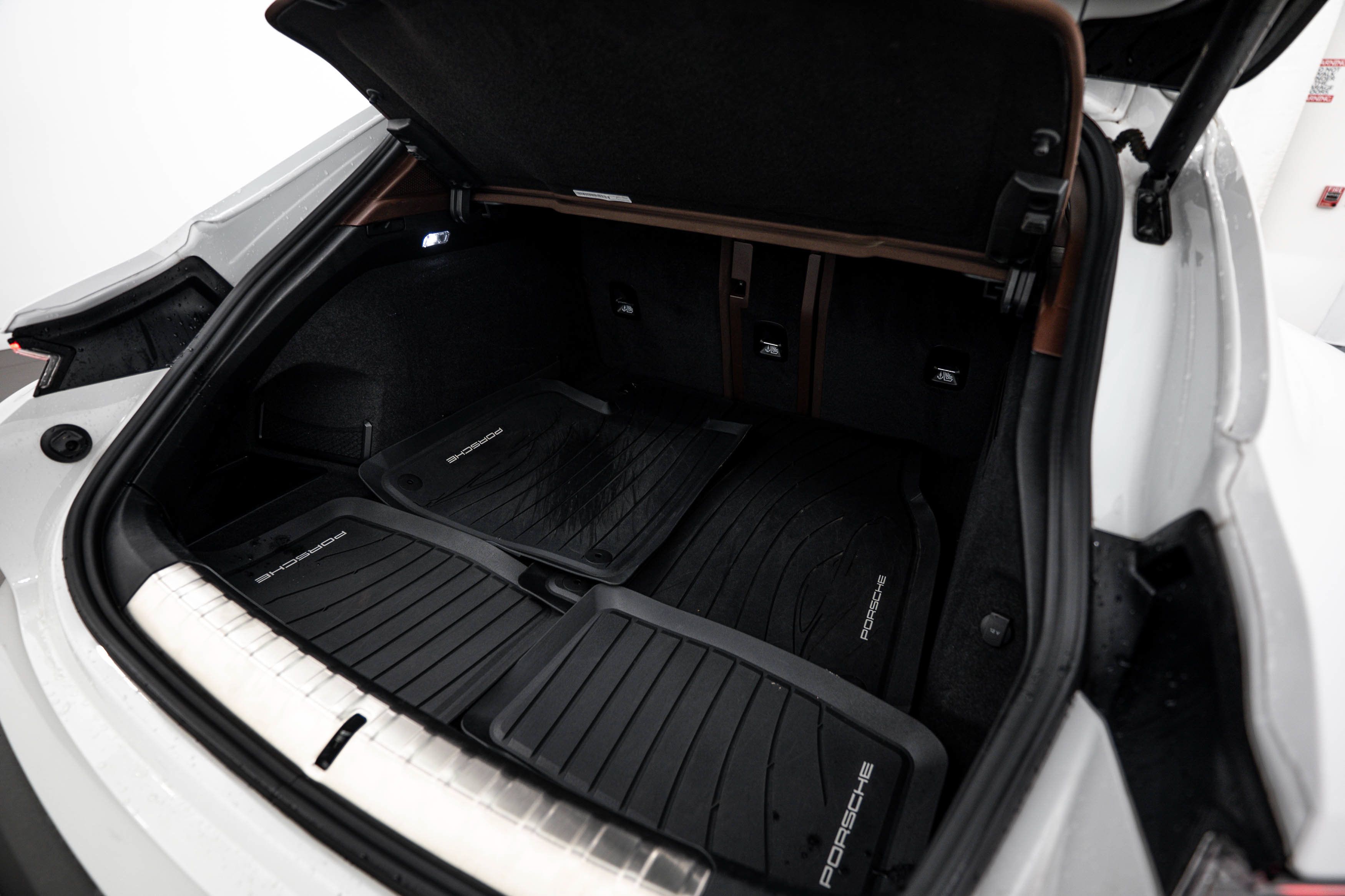 Certified 2023 Porsche Taycan 4S AWD/4WD image 24