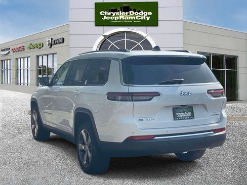 Used 2022 Jeep Grand Cherokee L Limited AWD/4WD image 8