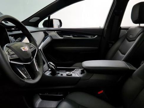 Certified 2025 Cadillac XT5 Premium Luxury w/ LPO, Floor Liner Package image 12