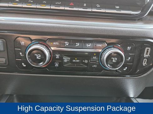 Used 2023 GMC Sierra 1500 SLT w/ SLT Premium Plus Package AWD/4WD image 32