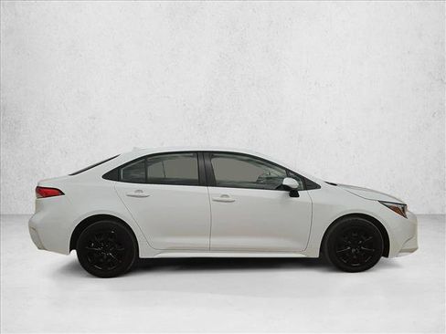 Used 2025 Toyota Corolla LE FWD image 4