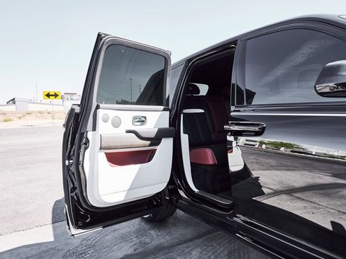 Used 2026 Rolls-Royce Cullinan image 27