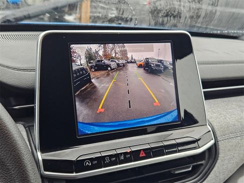 Certified 2025 Jeep Compass Sport image 24