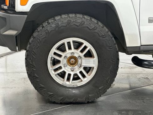 Used 2006 HUMMER H3 w/ Chrome Appearance Package AWD/4WD image 25
