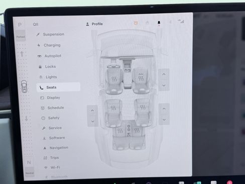 Used 2022 Tesla Model X image 79