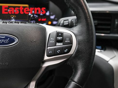 Used 2022 Ford Explorer XLT w/ Equipment Group 202A image 16