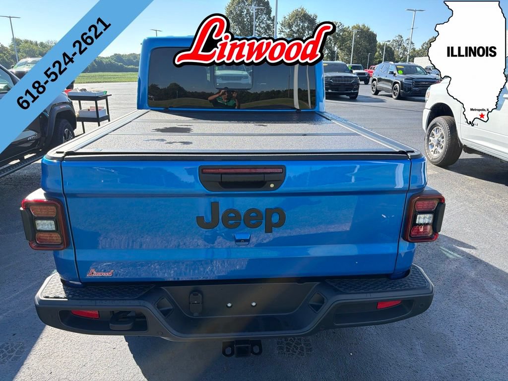Used 2025 Jeep Gladiator Sport AWD/4WD image 5