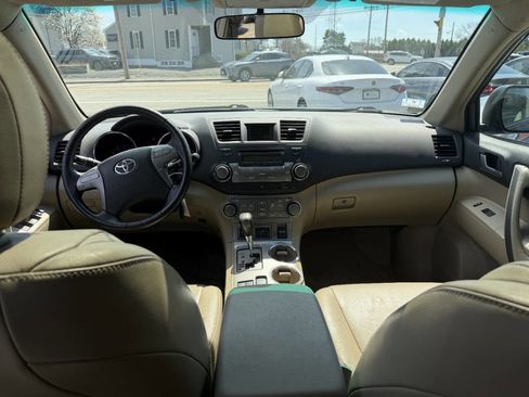 Used 2010 Toyota Highlander SE image 23