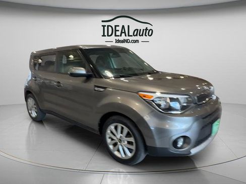 Used 2018 Kia Soul + FWD image 8