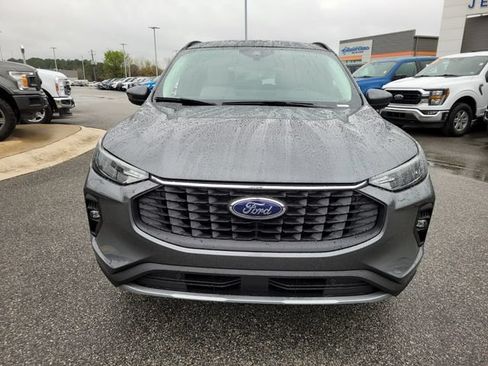 New 2025 Ford Escape SE w/ Class II Trailer Tow Package FWD image 28