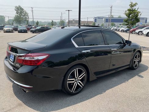 Used 2016 Honda Accord Touring image 7