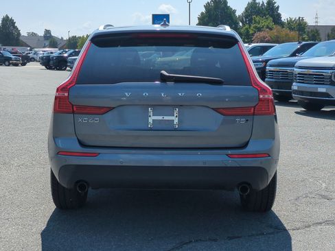 Used 2019 Volvo XC60 T5 Momentum w/ Multimedia Package AWD/4WD image 4