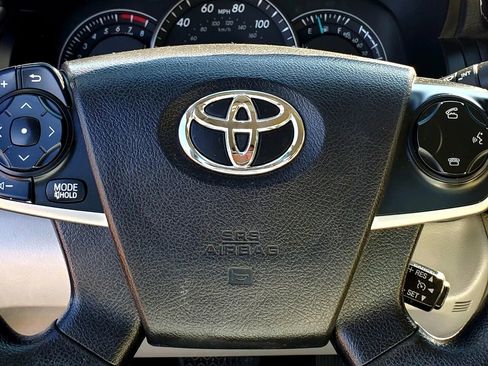 Used 2014 Toyota Camry LE image 34