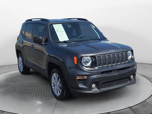Used 2022 Jeep Renegade Latitude AWD/4WD image 7