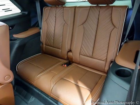 New 2026 Cadillac Vistiq Luxury w/ LPO, Floor Liner Package AWD/4WD image 10