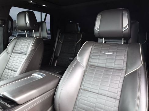 Used 2023 Cadillac Escalade V AWD/4WD image 16