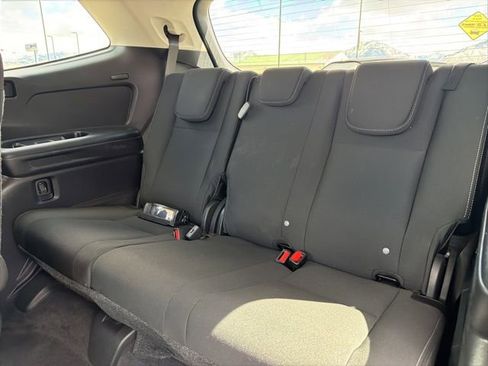 Used 2024 Subaru Ascent Premium w/ Convenience Package image 21