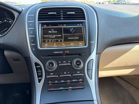 Used 2018 Lincoln MKX Select w/ Lincoln MKX Climate Package AWD/4WD image 27