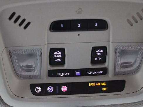 Used 2018 Chevrolet Traverse High Country image 38