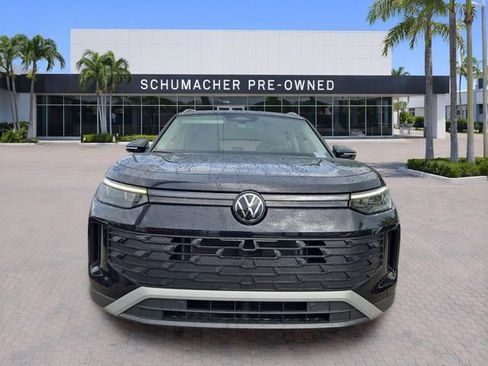 Certified 2025 Volkswagen Tiguan S FWD image 2