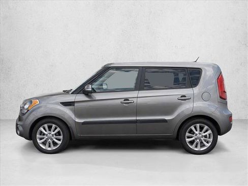 Used 2013 Kia Soul + FWD image 4