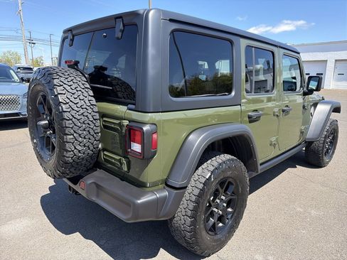Used 2024 Jeep Wrangler Unlimited AWD/4WD image 7