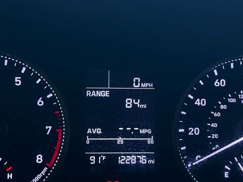 Used 2019 Hyundai Elantra SE w/ Cargo Package image 24